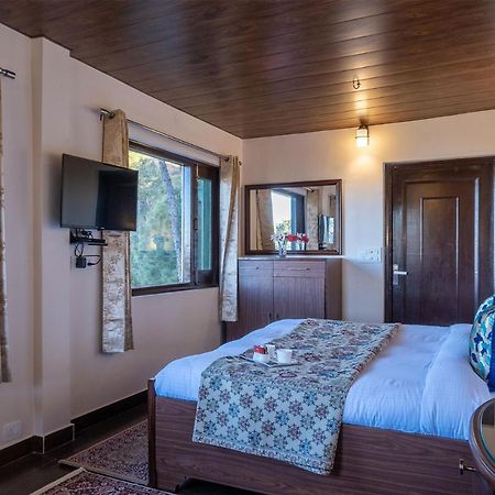 Stayvista At Cecil Cottages With Barbeque, Hill View 卡绍利 外观 照片