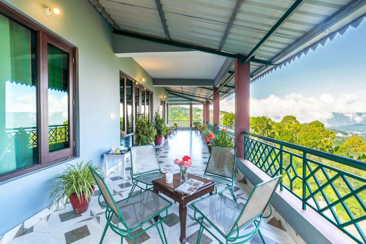 Stayvista At Cecil Cottages With Barbeque, Hill View 卡绍利 外观 照片