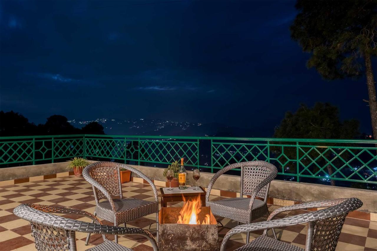 Stayvista At Cecil Cottages With Barbeque, Hill View 卡绍利 外观 照片