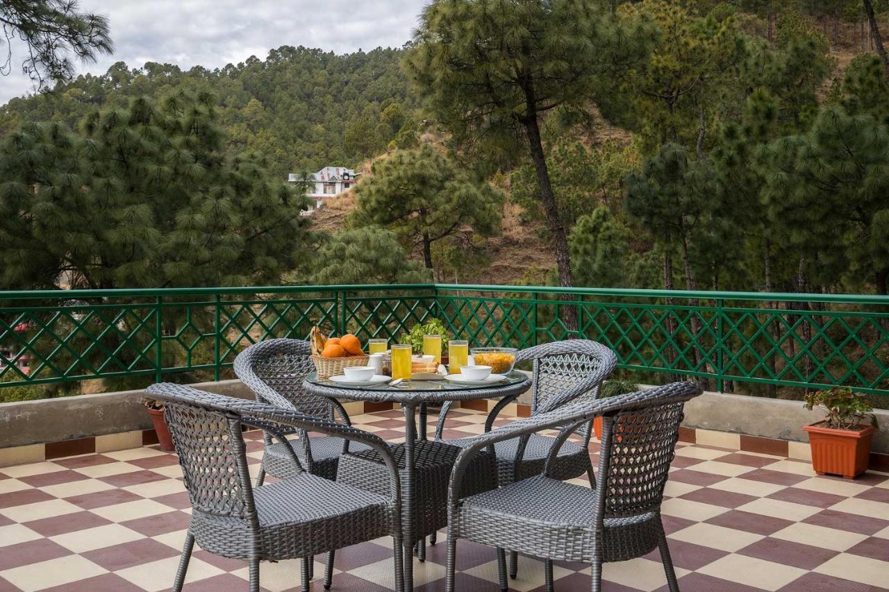 Stayvista At Cecil Cottages With Barbeque, Hill View 卡绍利 外观 照片