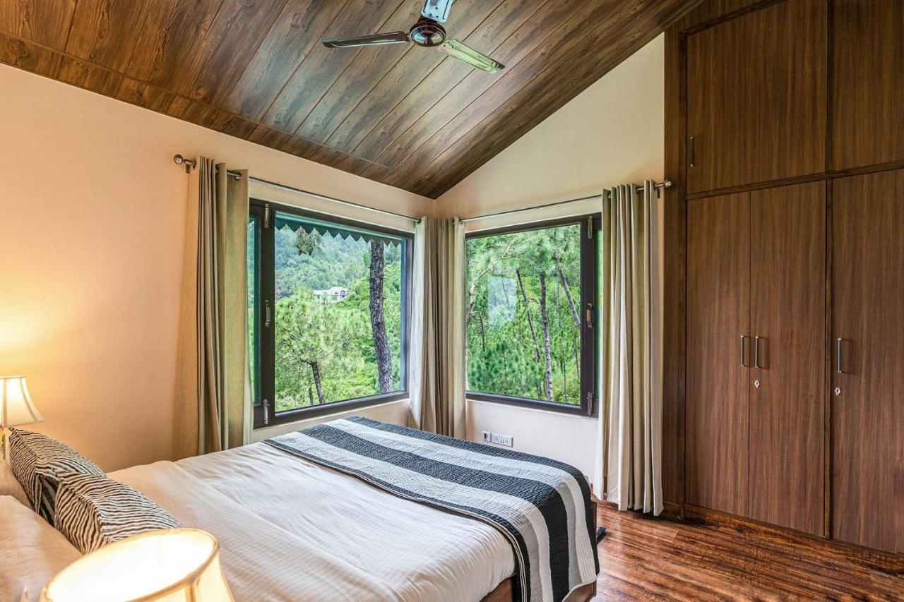 Stayvista At Cecil Cottages With Barbeque, Hill View 卡绍利 外观 照片