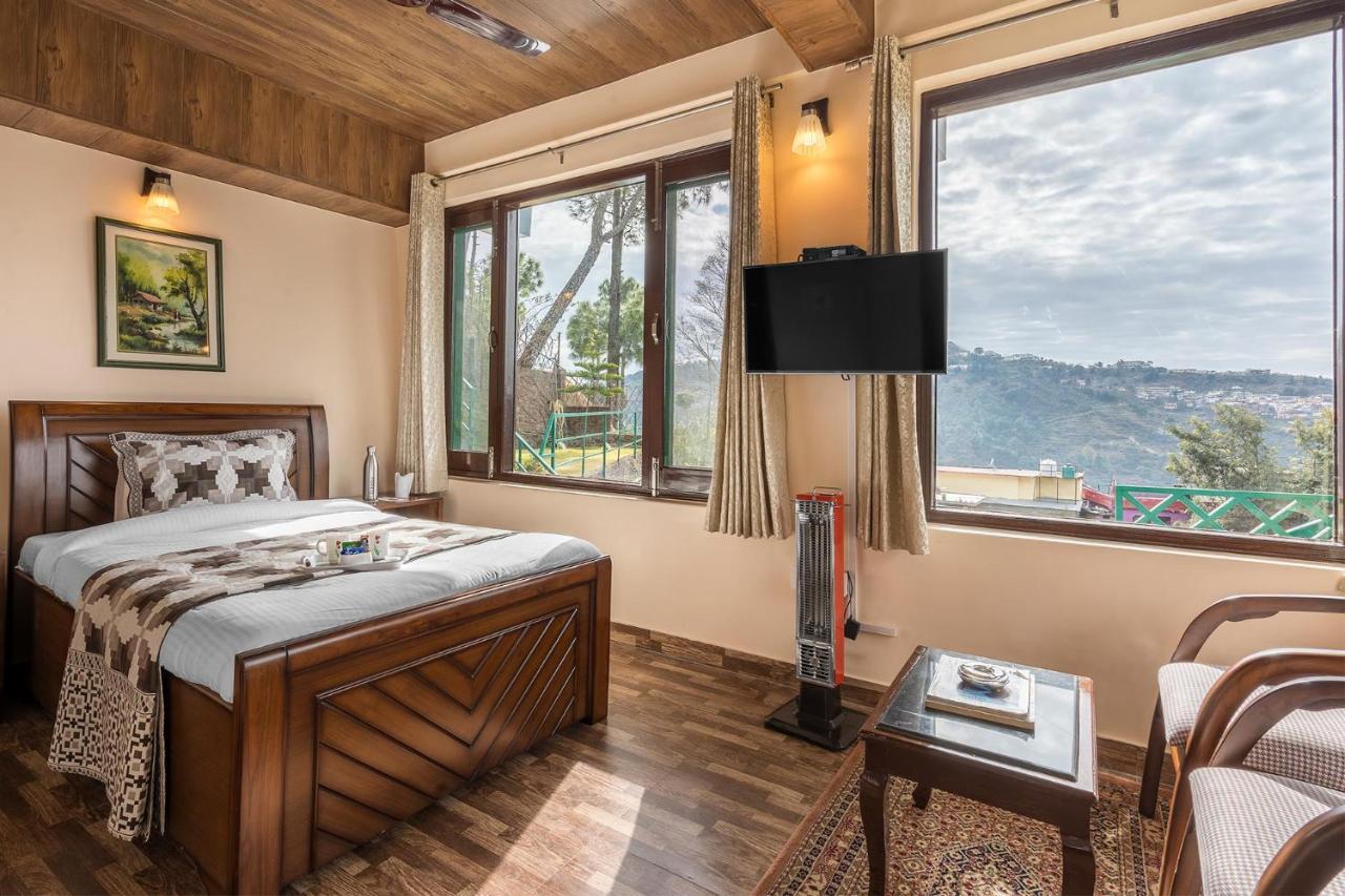 Stayvista At Cecil Cottages With Barbeque, Hill View 卡绍利 外观 照片