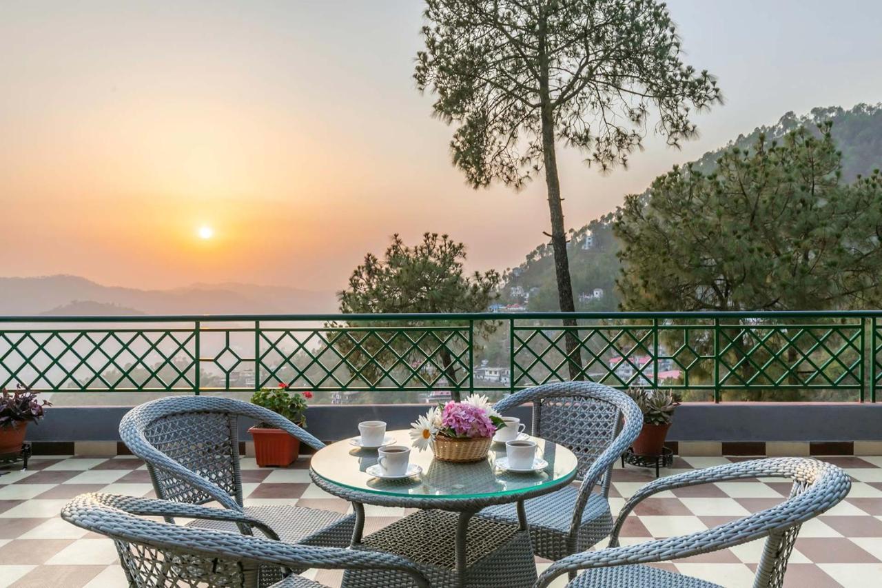 Stayvista At Cecil Cottages With Barbeque, Hill View 卡绍利 外观 照片