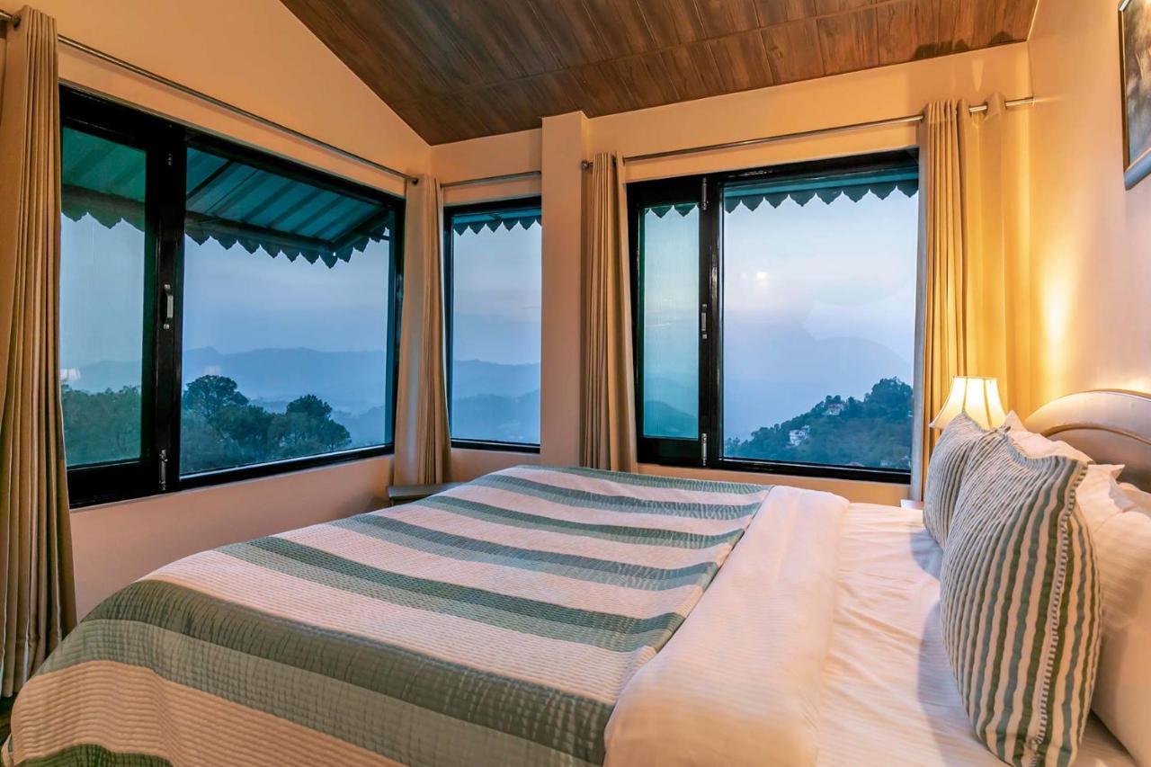 Stayvista At Cecil Cottages With Barbeque, Hill View 卡绍利 外观 照片