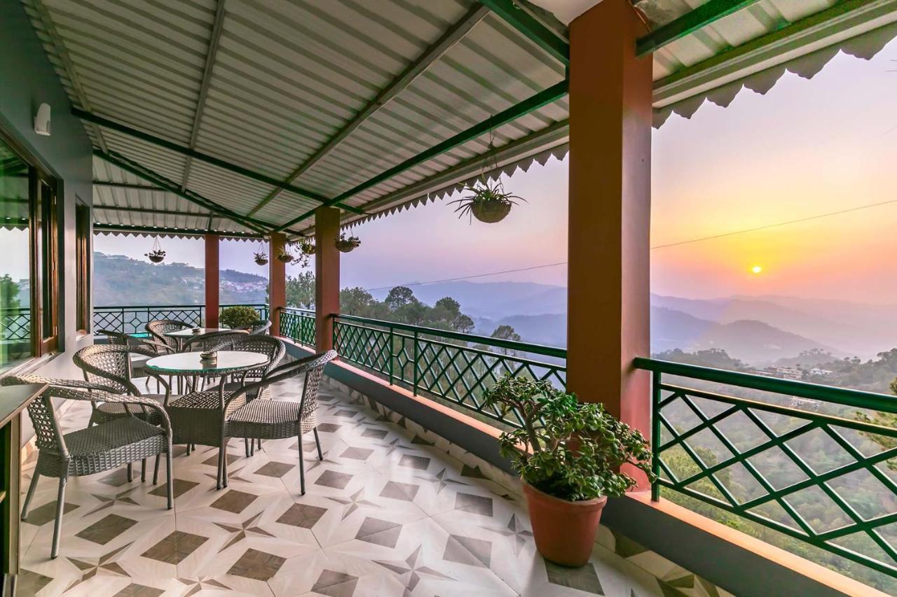 Stayvista At Cecil Cottages With Barbeque, Hill View 卡绍利 外观 照片