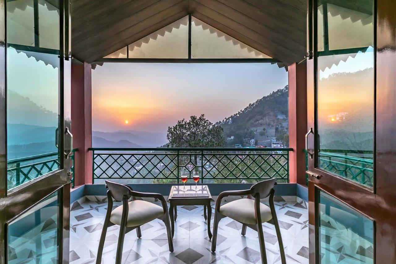 Stayvista At Cecil Cottages With Barbeque, Hill View 卡绍利 外观 照片