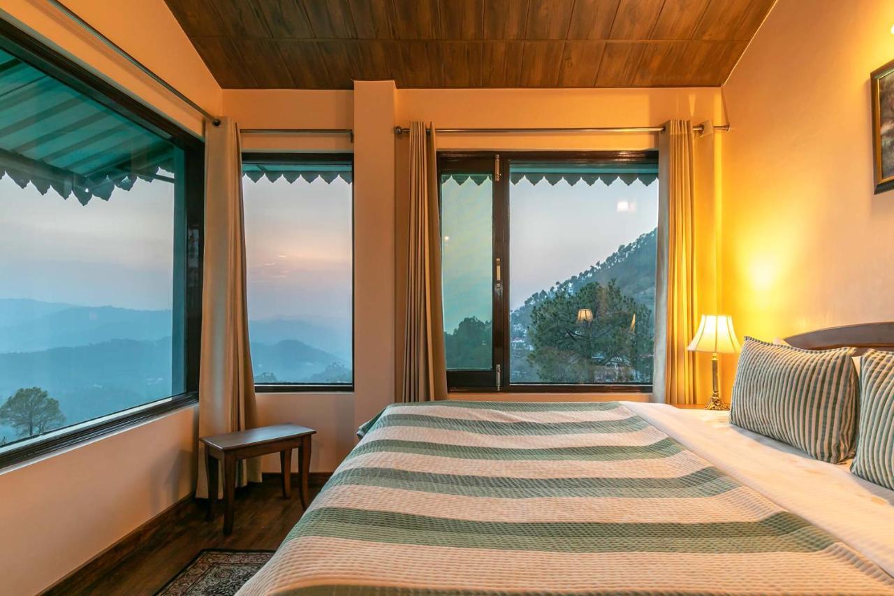 Stayvista At Cecil Cottages With Barbeque, Hill View 卡绍利 外观 照片