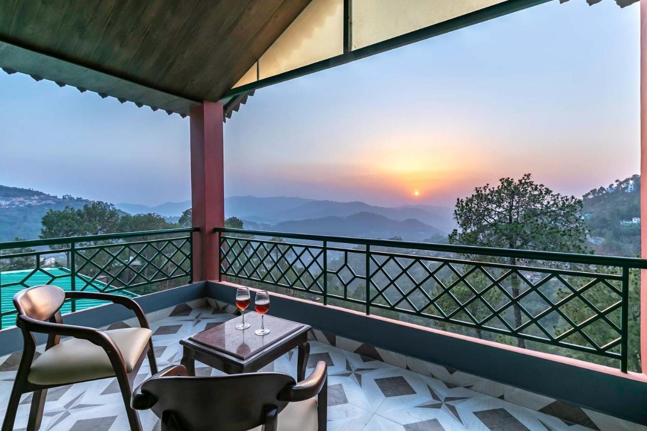 Stayvista At Cecil Cottages With Barbeque, Hill View 卡绍利 外观 照片