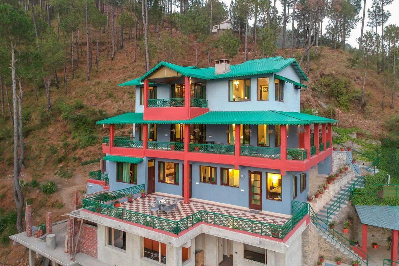 Stayvista At Cecil Cottages With Barbeque, Hill View 卡绍利 外观 照片
