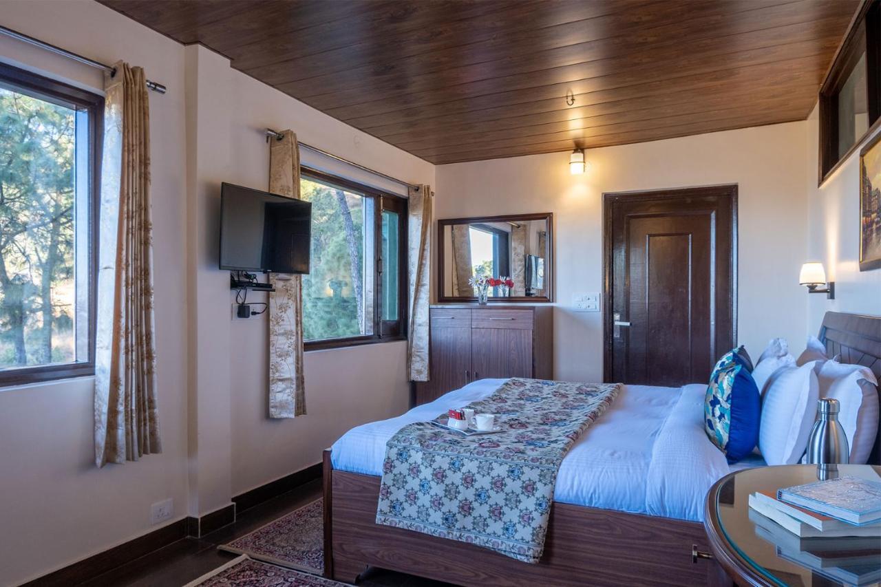 Stayvista At Cecil Cottages With Barbeque, Hill View 卡绍利 外观 照片